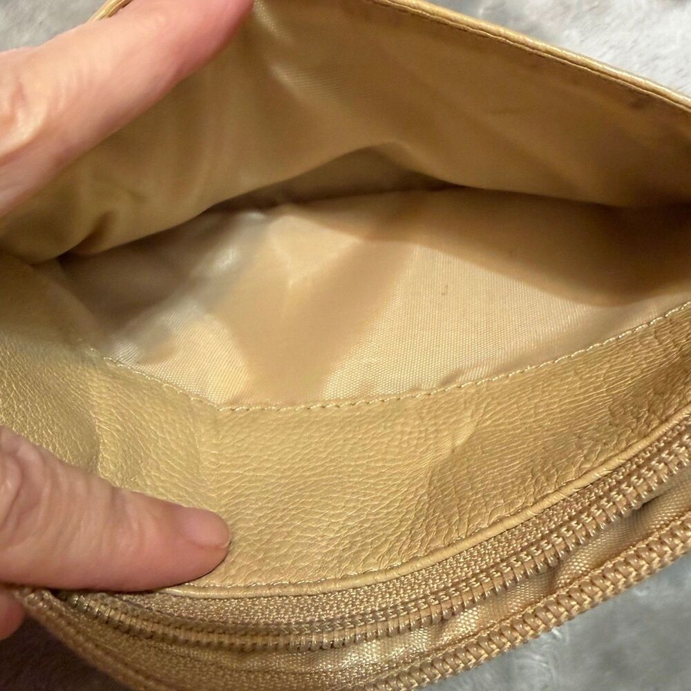 Stone Mountain Tan Leather Wristlet Clutch Bag Pebble Grain Cream Beige Zipper - Picture 7 of 7